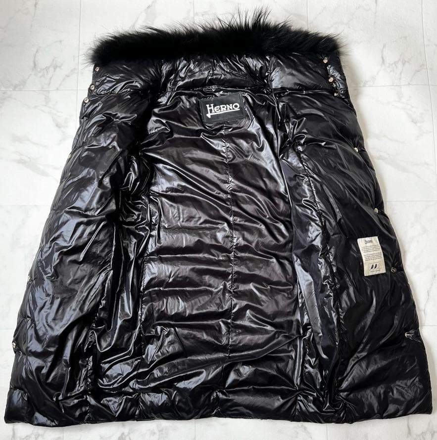 komako・ヘルノ HERNO ラクーンファー シャイニー ダウン