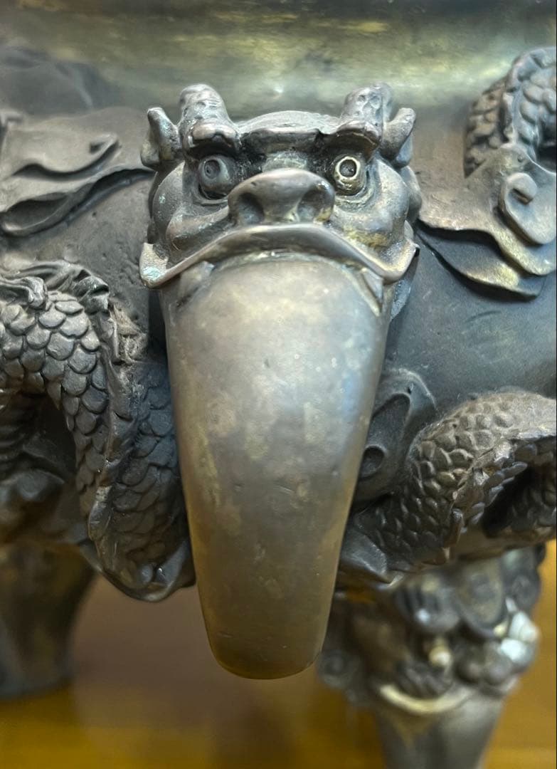 大明宣徳年製　龍香炉　三足　翡翠玉　香道具　中国