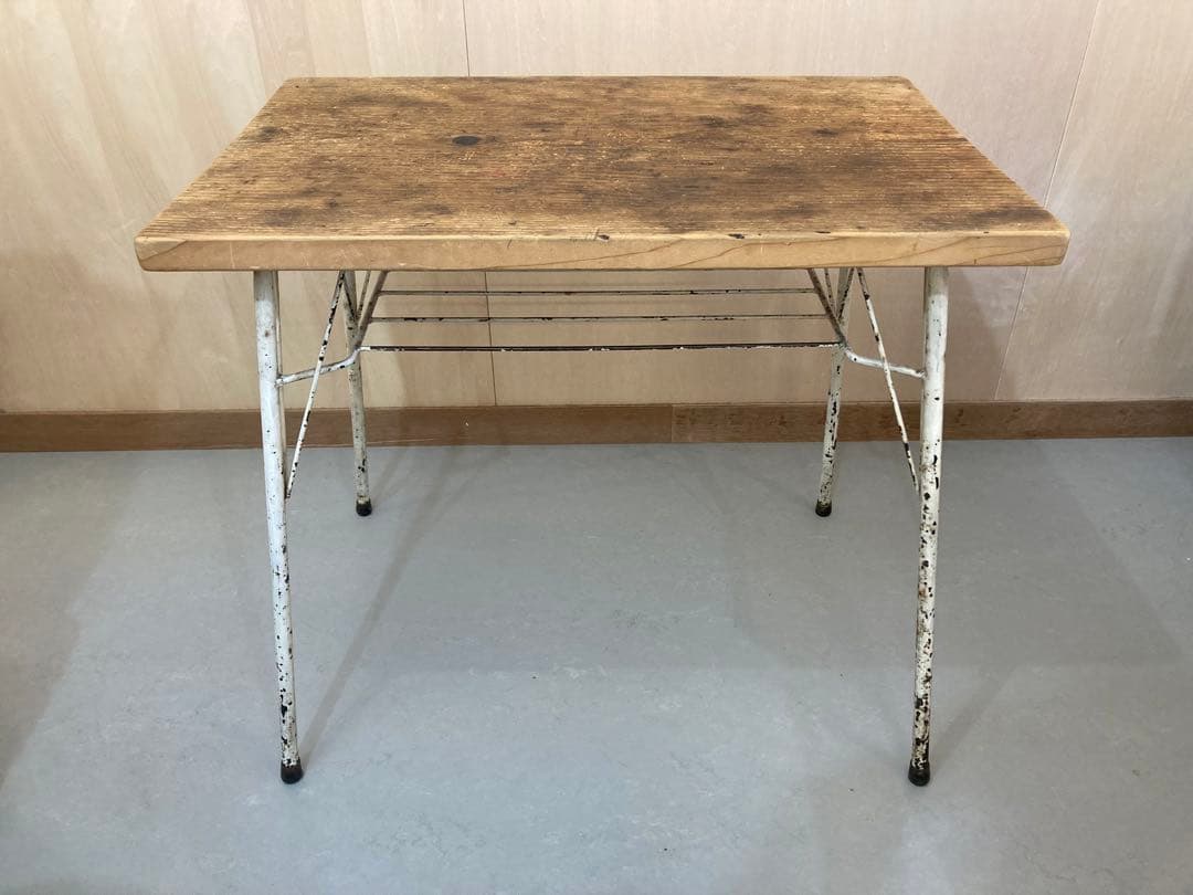 古道具のテーブル