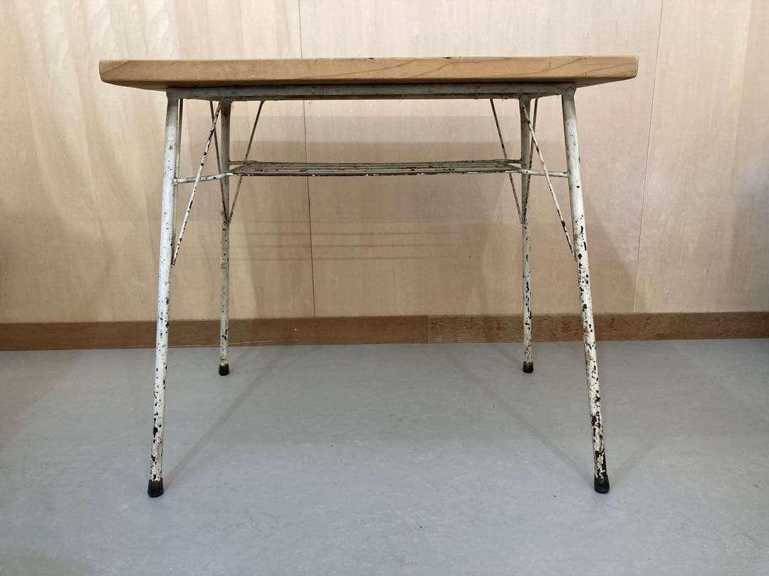 古道具のテーブル