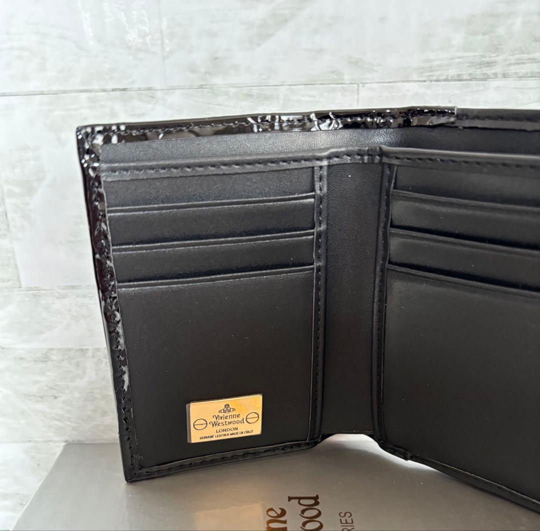 vivian westwood大人可愛いブラックエナメル型押しオーブ三つ折　財布