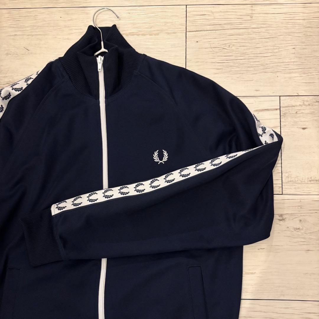 FRED PERRY トラックジャケット Sサイズ 紺