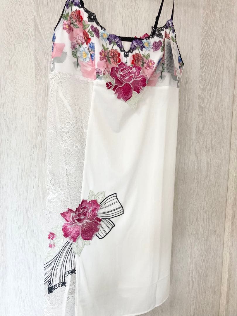 新品　ワコール　サルート　60G マイフェアレディスリップ M-80 IV