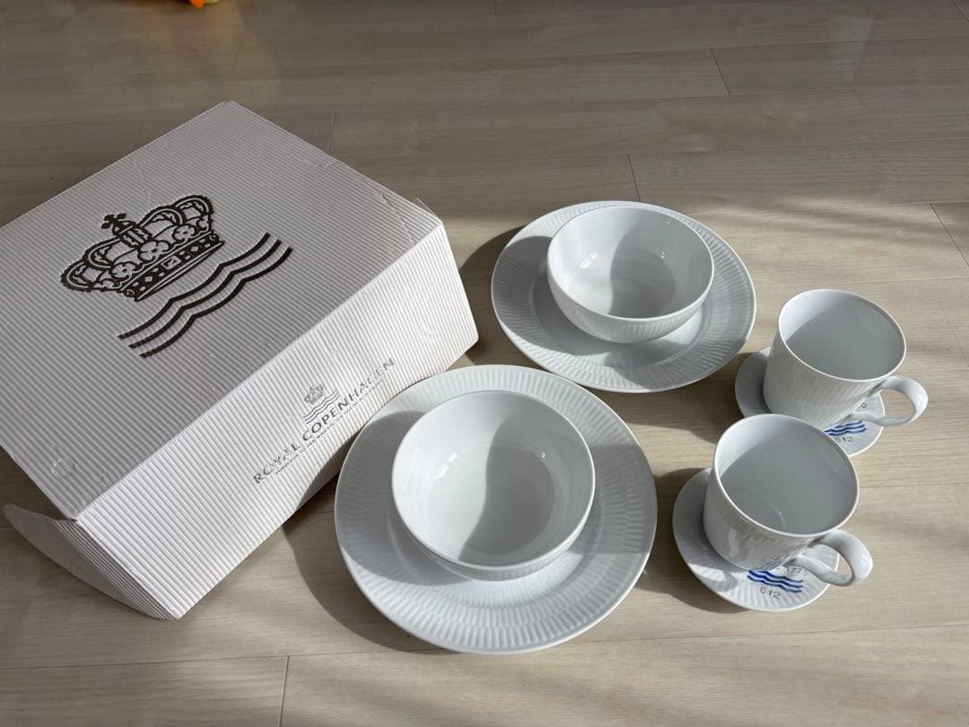 ロイヤルコペンハーゲン　ホワイトフルテッド x シグネチャー　ペア　セット