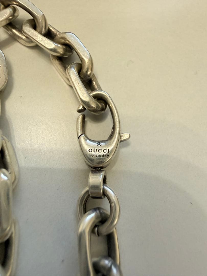 GUCCI シルバー ロゴチェーンブレスレット