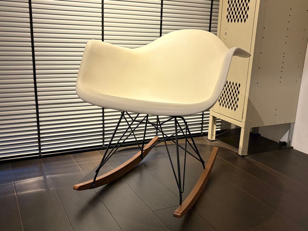 イームズ　シェルチェアWHITE Herman Miller（ハーマンミラー）