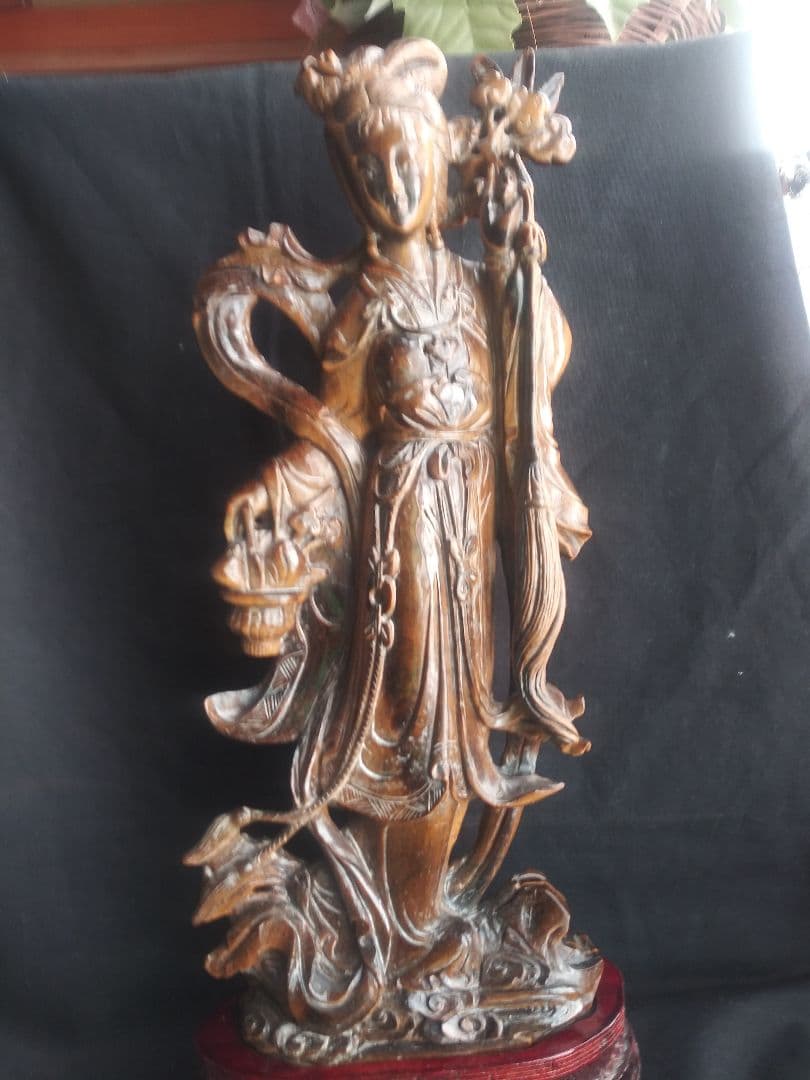 虎眼石　観音像　中国工芸品　置物　NO.438