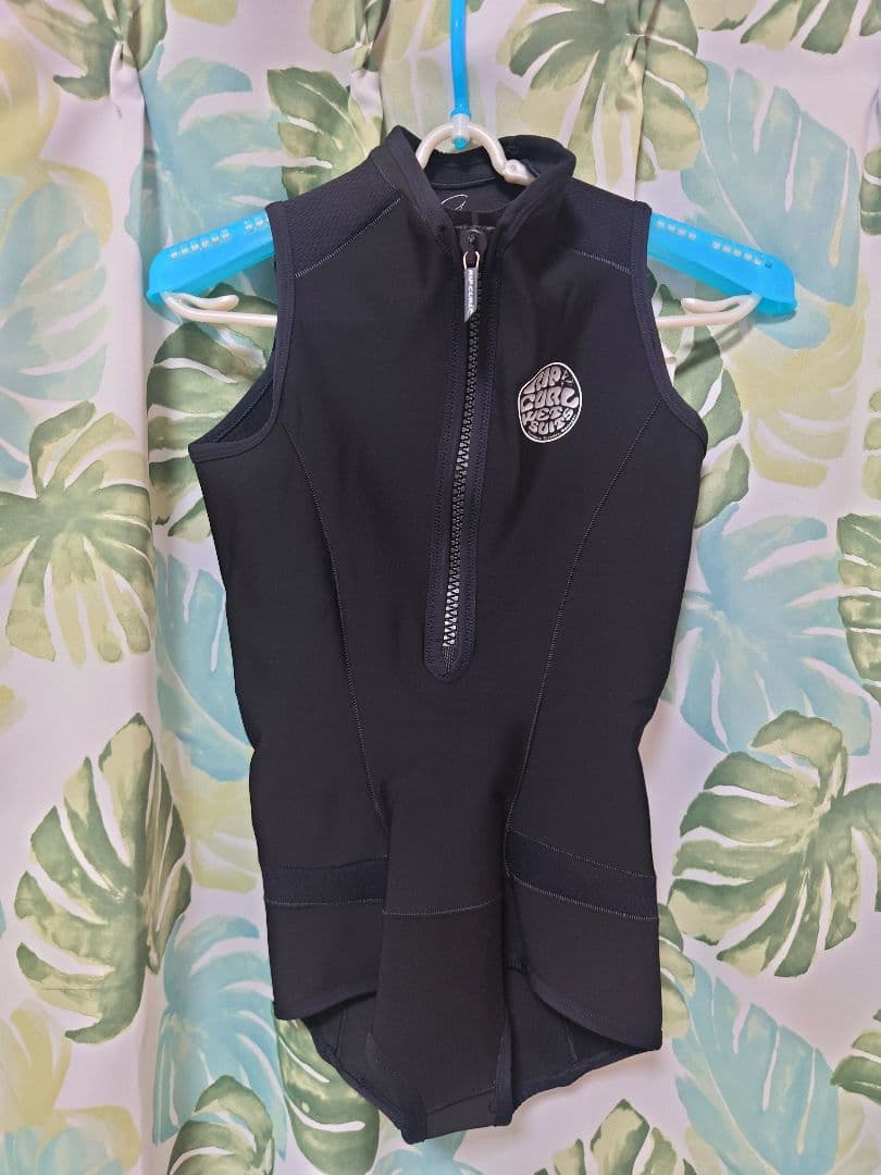 リップカール　ショートジョン