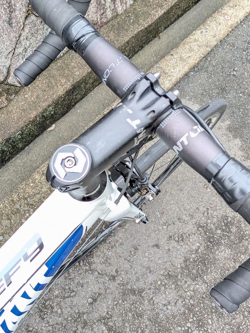 【ちょっとだけ訳あり】GIANT ジャイアント DEFY 2×10s