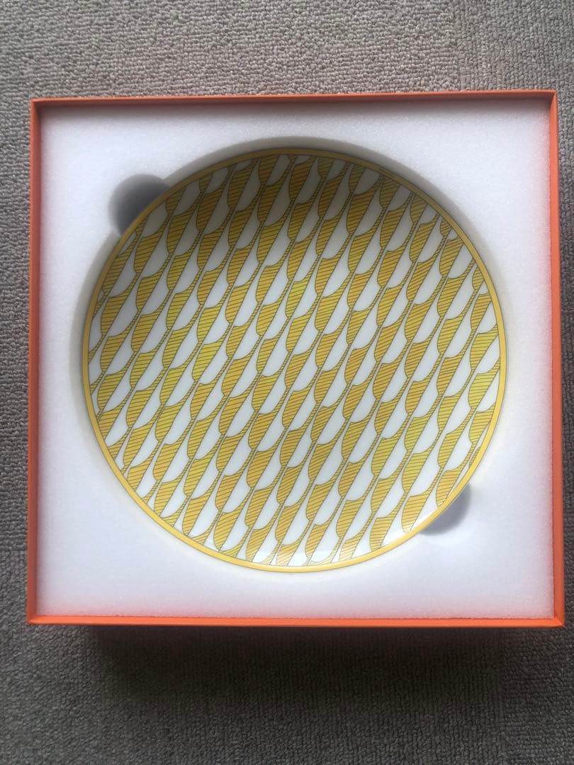 Hermès Solil d'Hermès 皿 ホワイト/イエロー