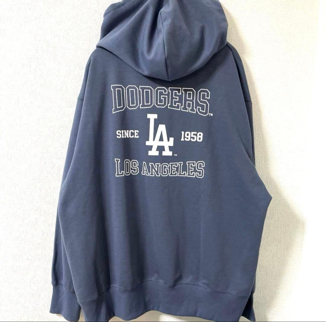 新品　ドジャース　 パーカー　スウェット　刺繍ロゴ　バックプリント　3L
