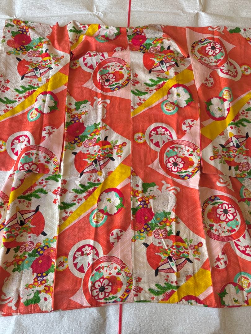 七五三に★アンティーク着物　コーラルピンクに切嵌文　糸巻きと四季花々　5歳　7歳