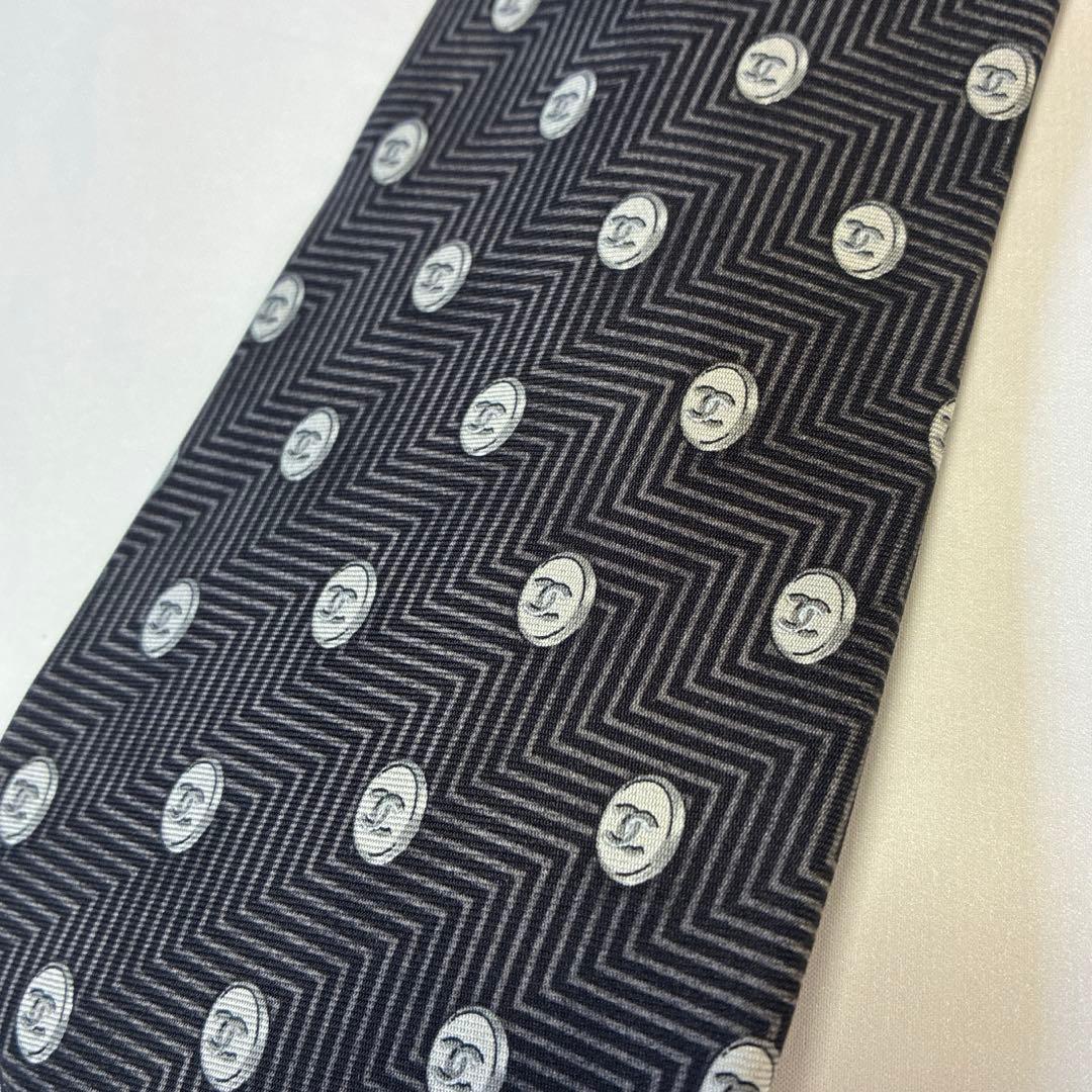 ◆CHANEL シャネル ネクタイ 美品 ココマーク 総柄 ロゴ ブラック