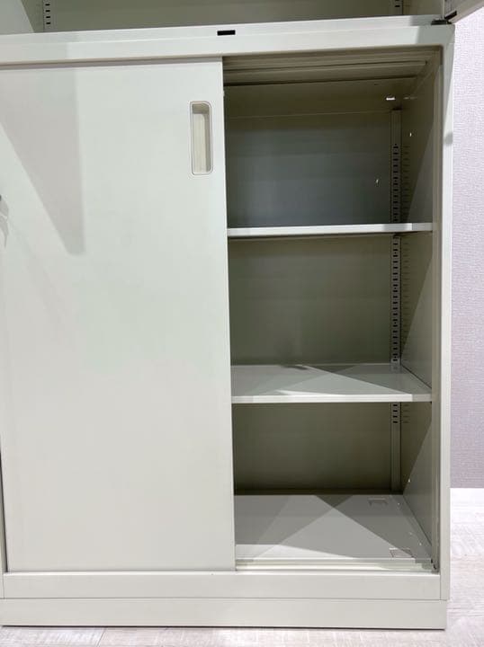 （123128-Z0004) キャビネット ライオン事務器 ホワイト