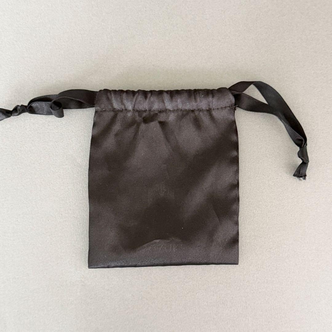 MIZUKI K14WG スモールバナナフープピアス 両耳