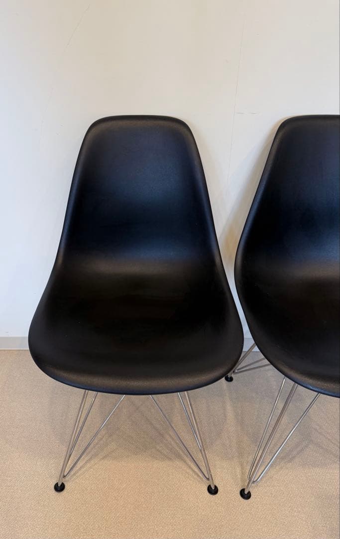 ま*様 イームズ　シェルチェア　ハーマンミラー黒　②