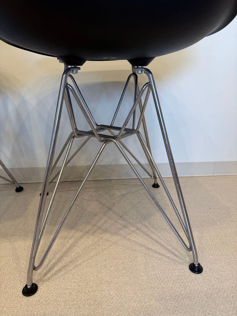 ま*様 イームズ　シェルチェア　ハーマンミラー黒　②