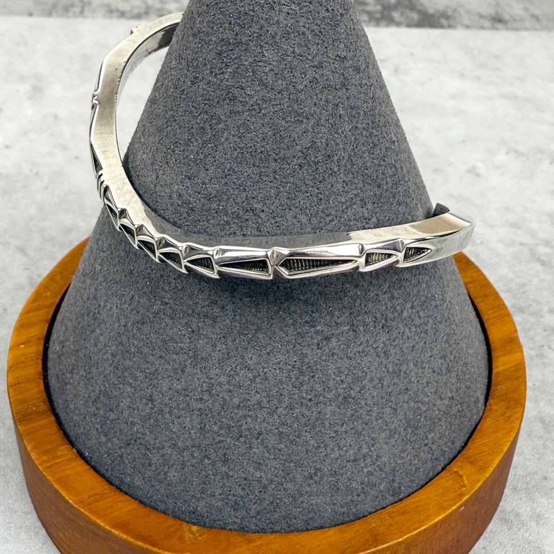 sion sion様　ジェニファーカーティス スクエア ウェイブバングル