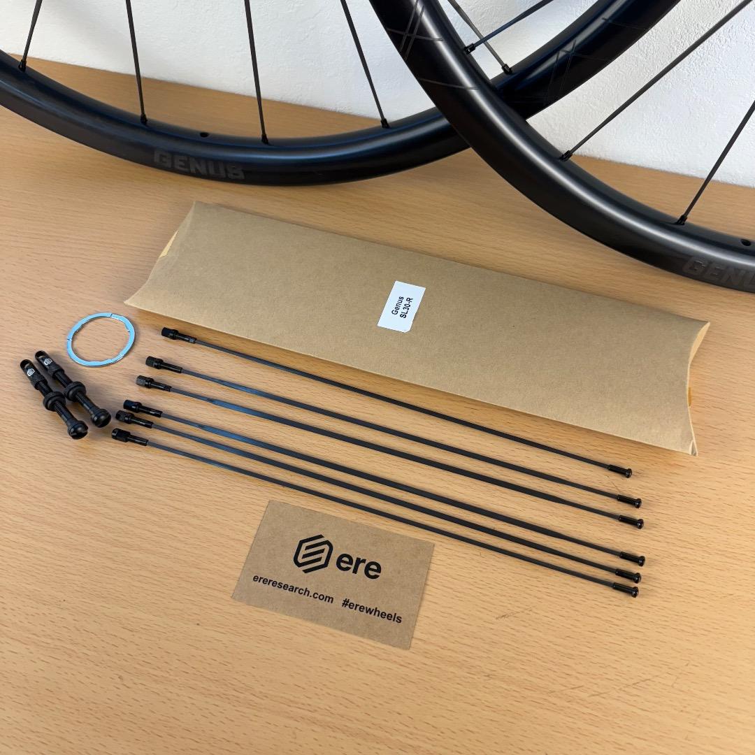 【美品】ERE RESEARCH GENUS SL30-R カーボンホイール