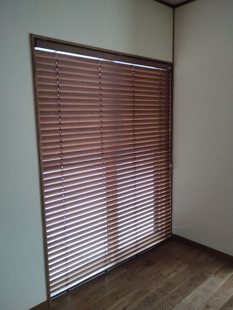 エコウッド 軽い桐の木製ブラインド ブラウン