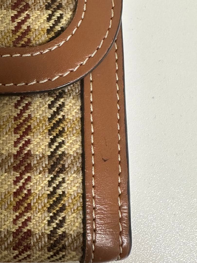 【値下げしました】チェック柄 三つ折り財布 ゴールド金具