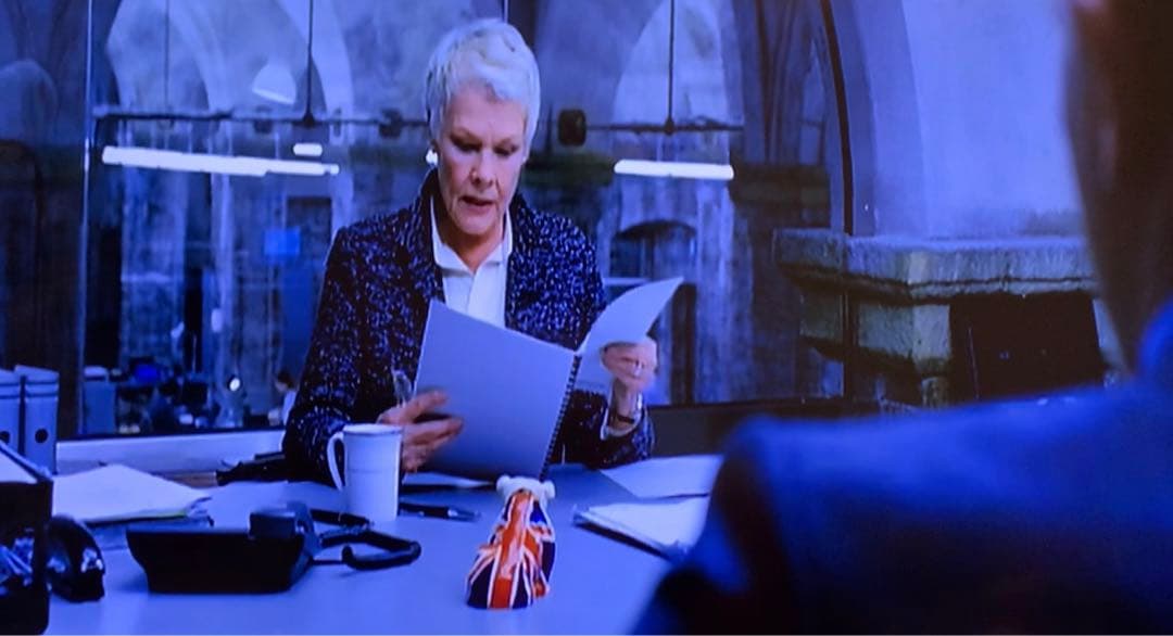 007 スカイフォール ロイヤルドルトン ブルドッグ オリジナル & レプリカ