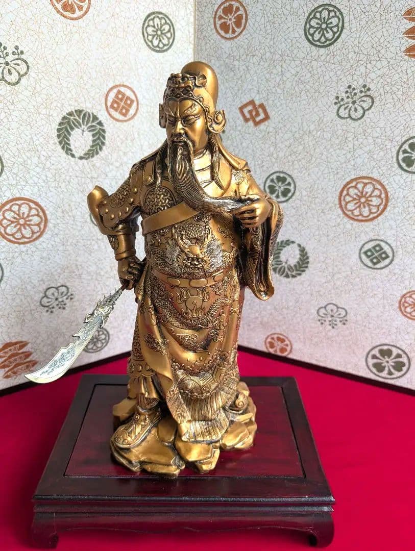 工芸　彫刻　関羽　関公　三国志　置物　立像　台付