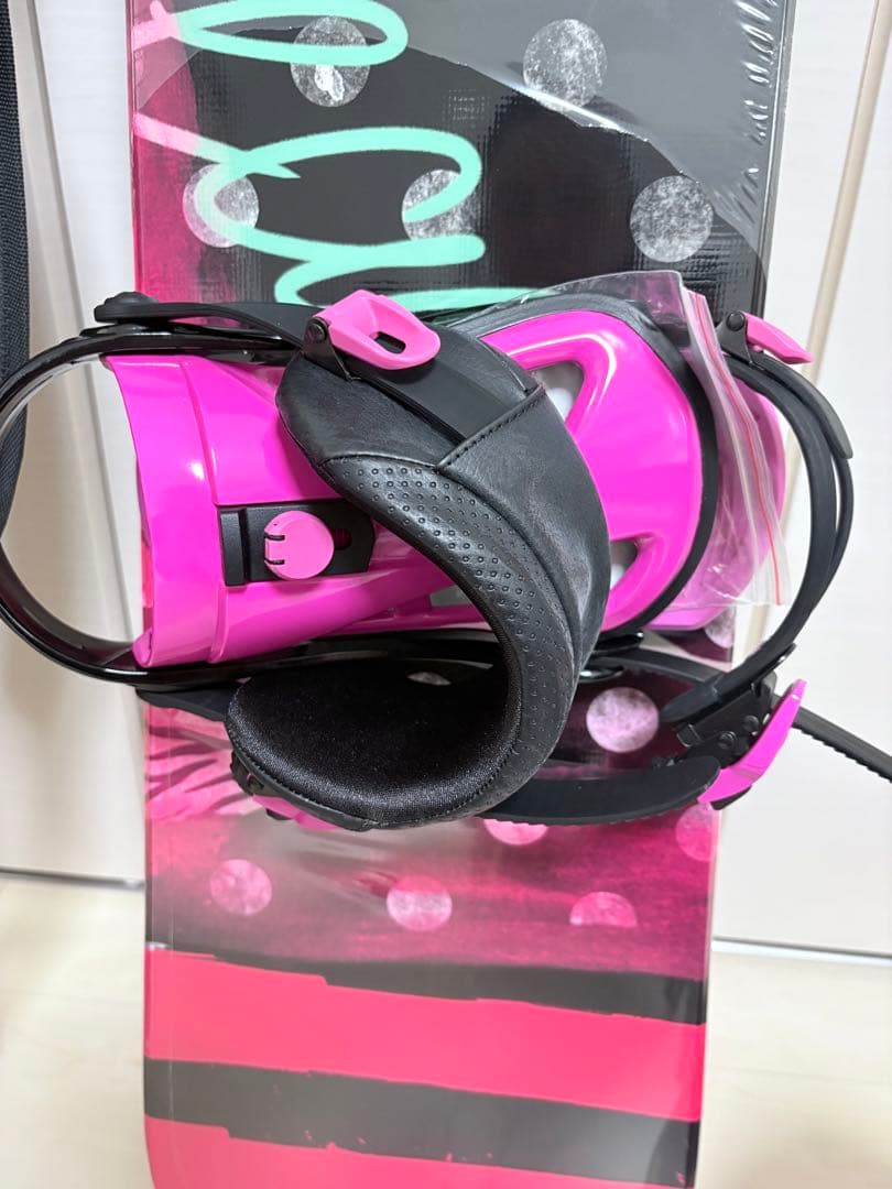 ピンク/黒 スノーボードセットhead3点セットカバー入り￼140センチ