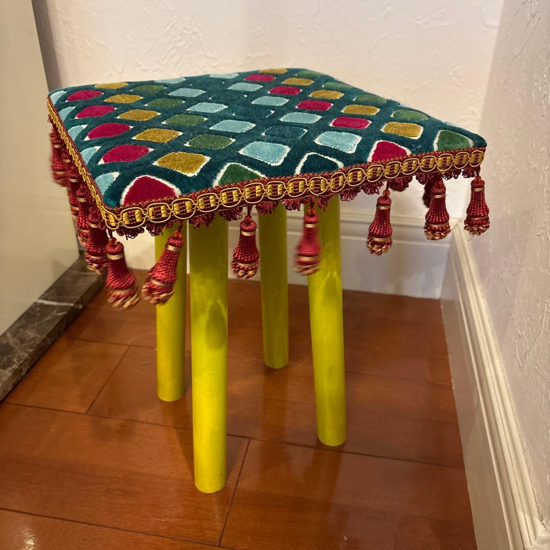 スツール　完成品　タッセルつき