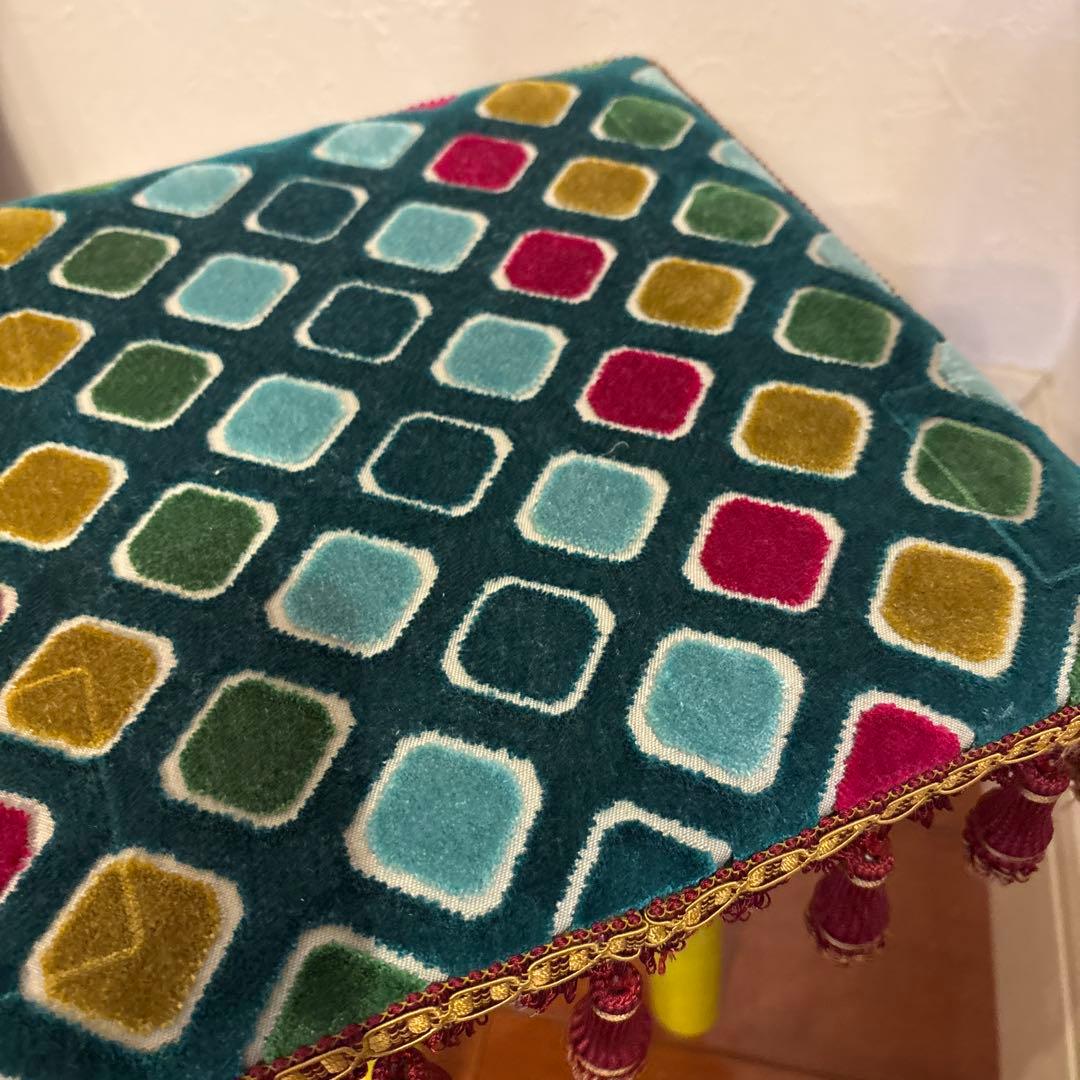 スツール　完成品　タッセルつき