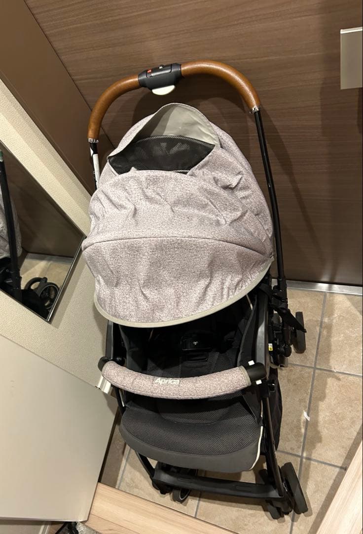 アップリカ ラクーナクッション 軽量 高級 ベビーカー 生後1～36ヶ月