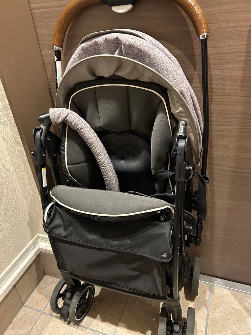 アップリカ ラクーナクッション 軽量 高級 ベビーカー 生後1～36ヶ月