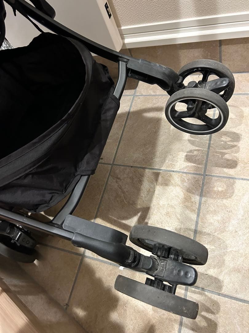 アップリカ ラクーナクッション 軽量 高級 ベビーカー 生後1～36ヶ月