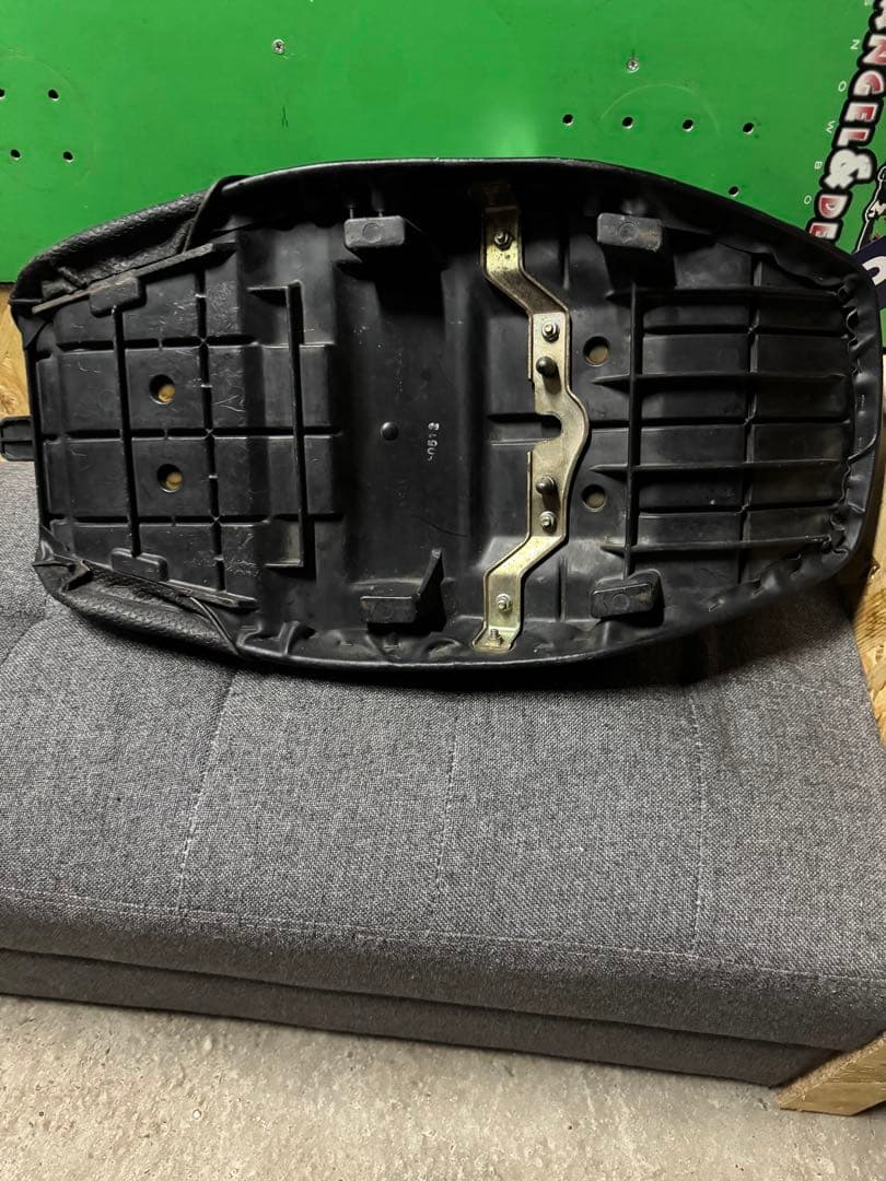 ZRX400 純正シート