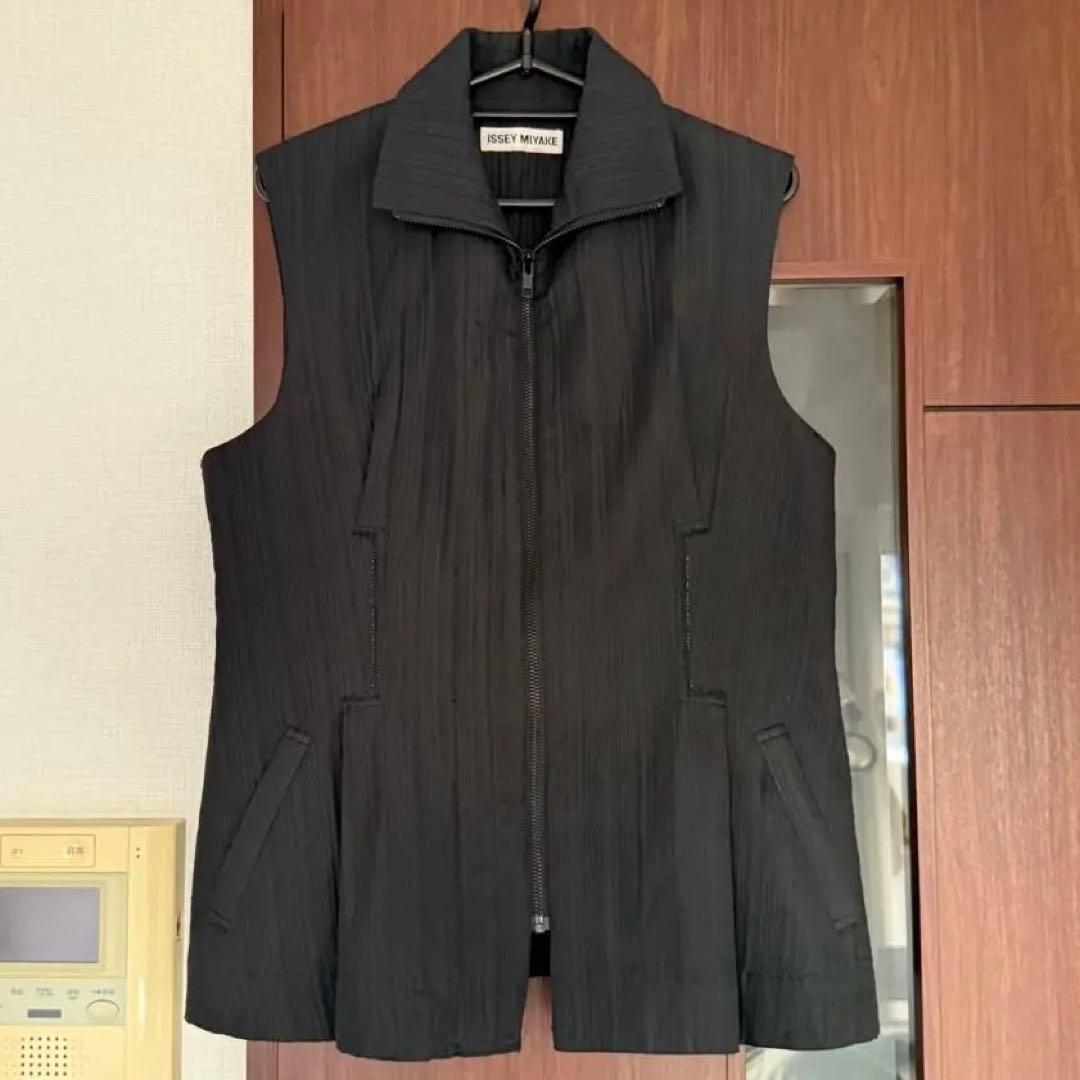 イッセイミヤケ ジップベスト ジップアップベスト キルティングベスト袖なし