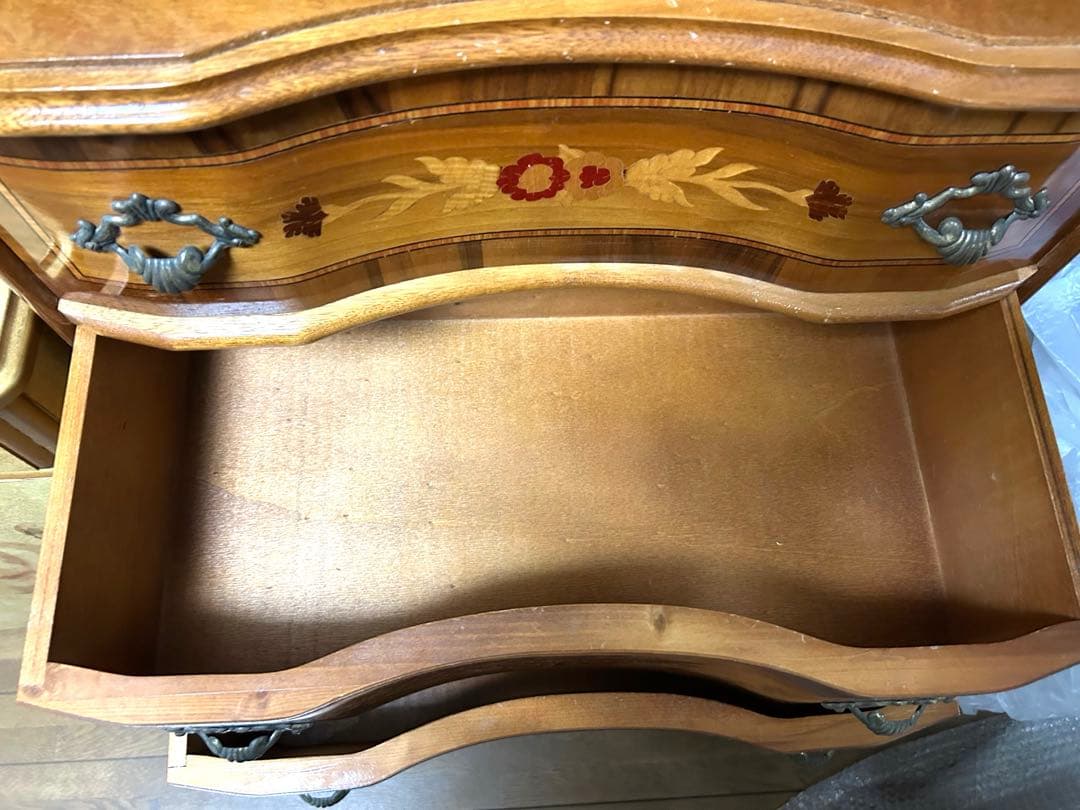 イタリア製3段チェスト 象嵌 猫脚 アンティーク