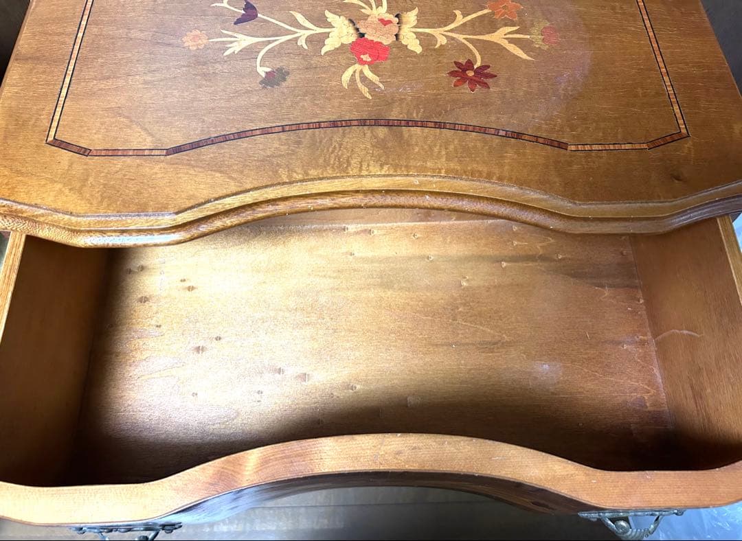 イタリア製3段チェスト 象嵌 猫脚 アンティーク