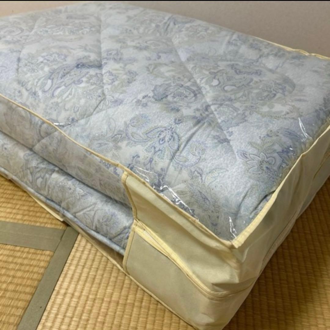 青と白の花柄 敷き布団　ロマンス小杉