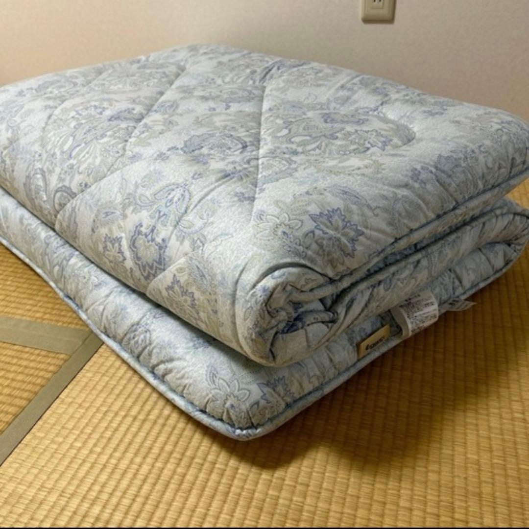 青と白の花柄 敷き布団　ロマンス小杉