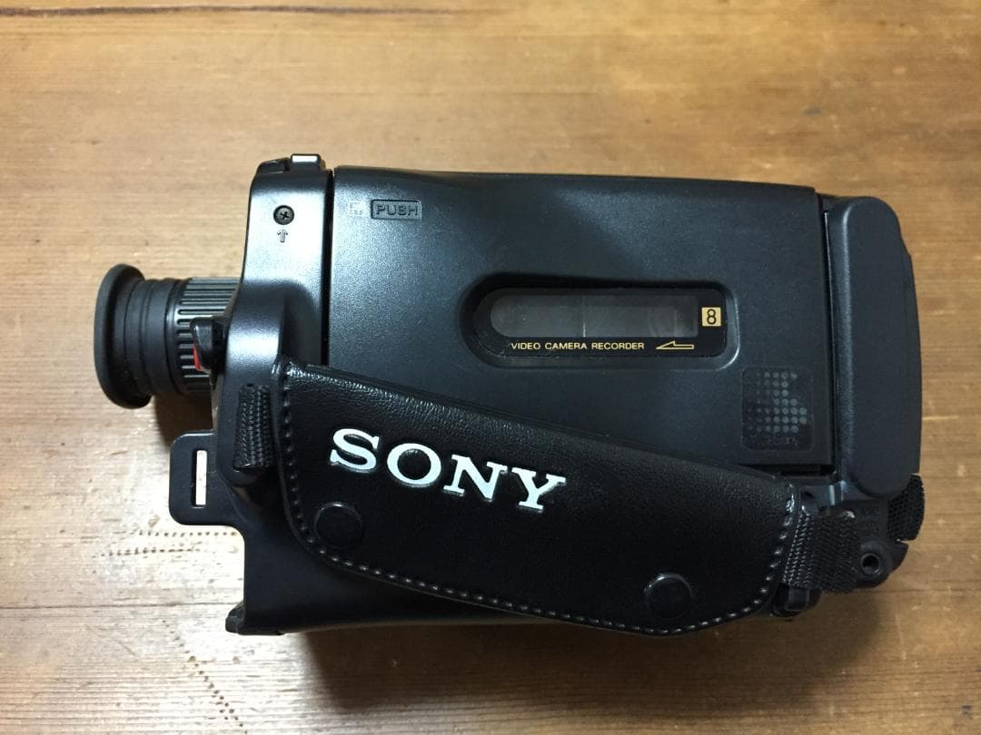美品 再生ダビングOK　SONY　CCD-TR250　付属品あり　Video8