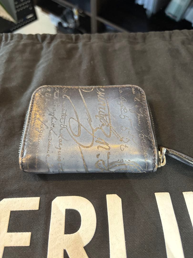 ブルー ケース ベルルッティ