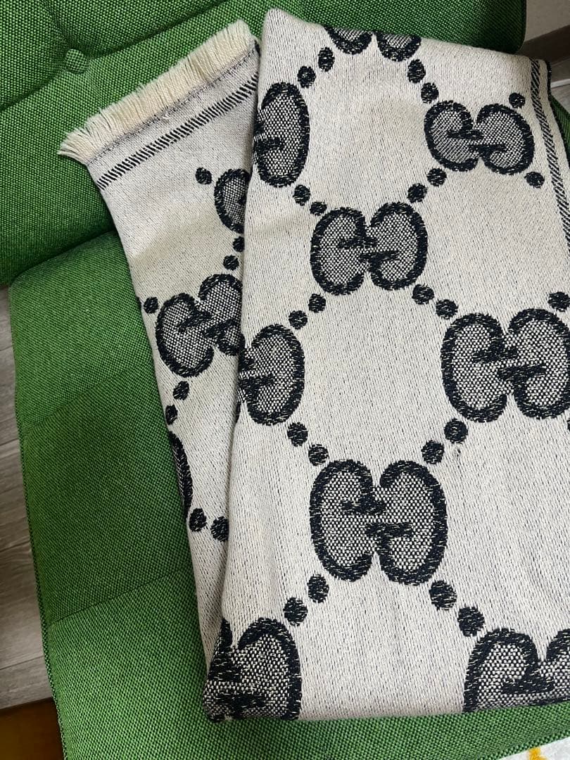 GUCCI ラメジャガード　ストール