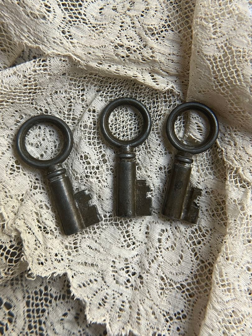 ◆フランスアンティーク｜まとめ売りミニキー鍵小さい金属輪っかシルバーブロンズ幸運