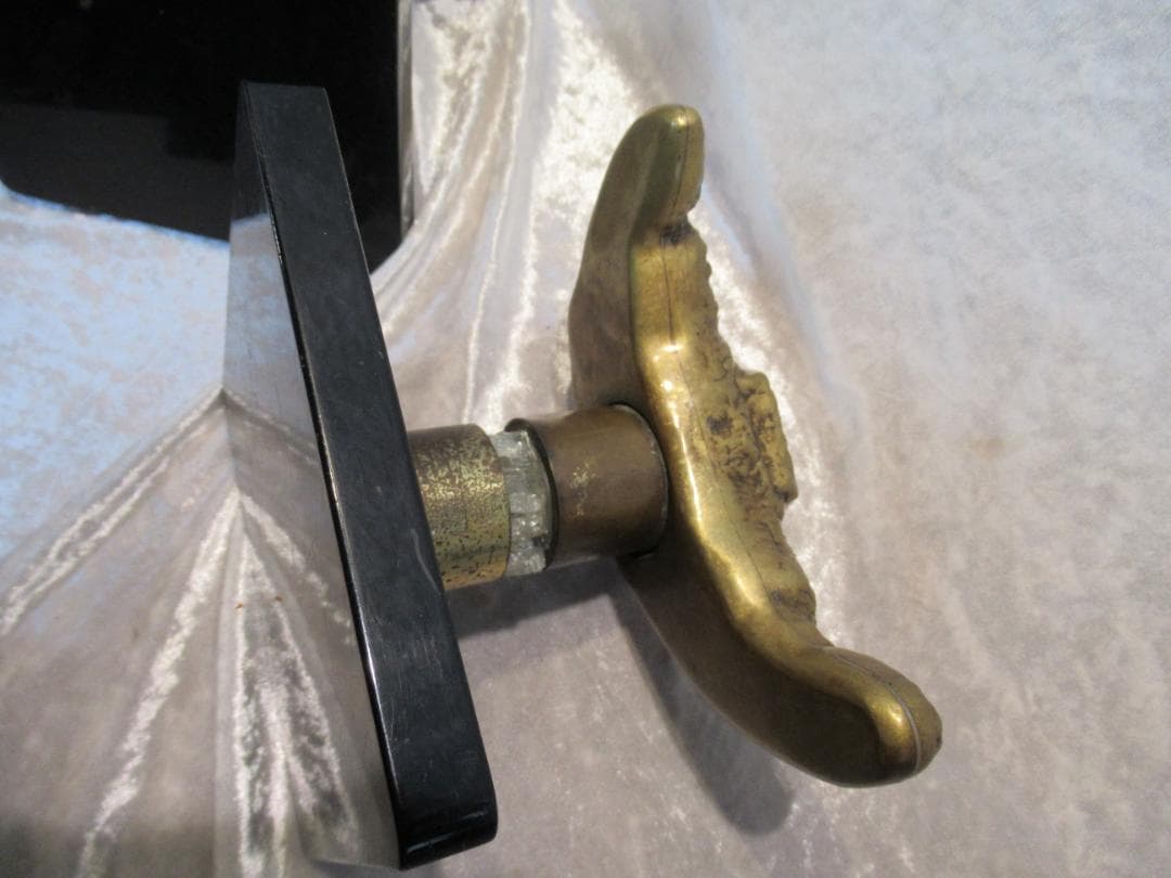 ドアノブ　作家物　真鍮　クロワッサン型　2個セット