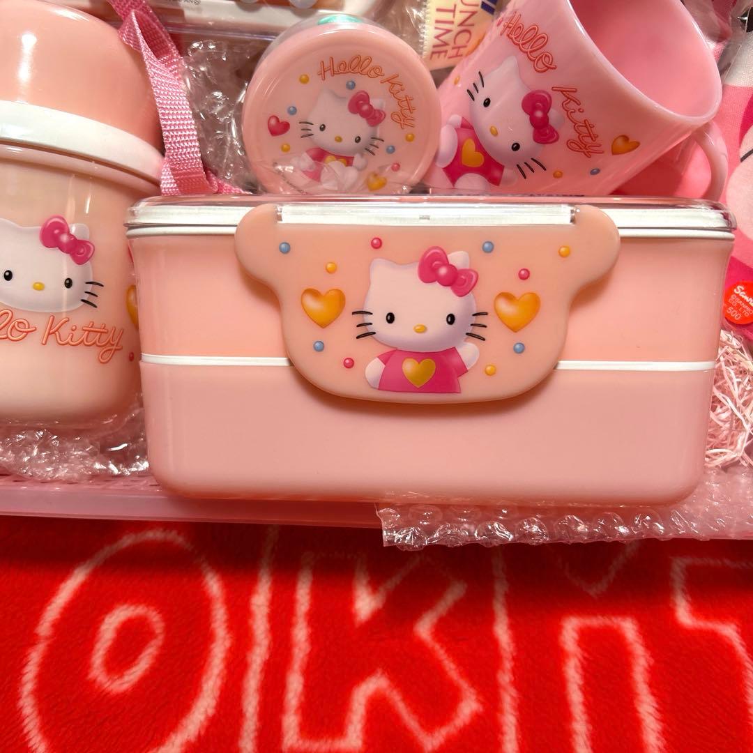 キティ　ランチグッズ　弁当箱　トリオセット　水筒　コップ　クロス　巾着袋　レトロ