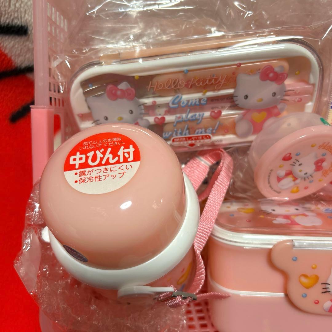 キティ　ランチグッズ　弁当箱　トリオセット　水筒　コップ　クロス　巾着袋　レトロ