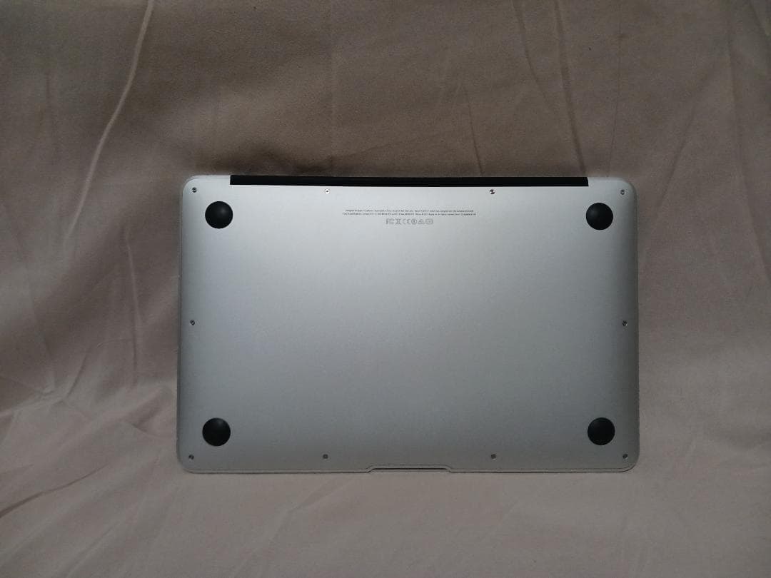 MacBook Air 11インチ　動作品　ACアダプター付属
