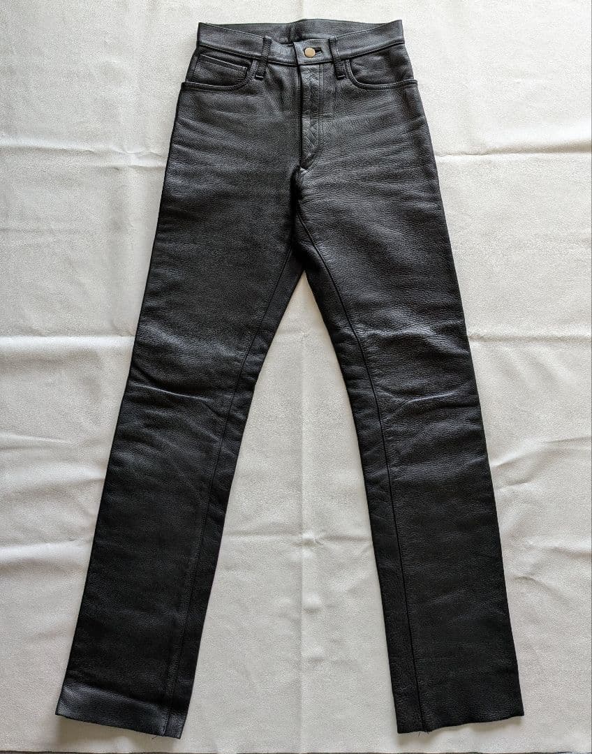 新品同様 日本製 レザーパンツ 革パンツ カウレザー 革パン レザパン 黒