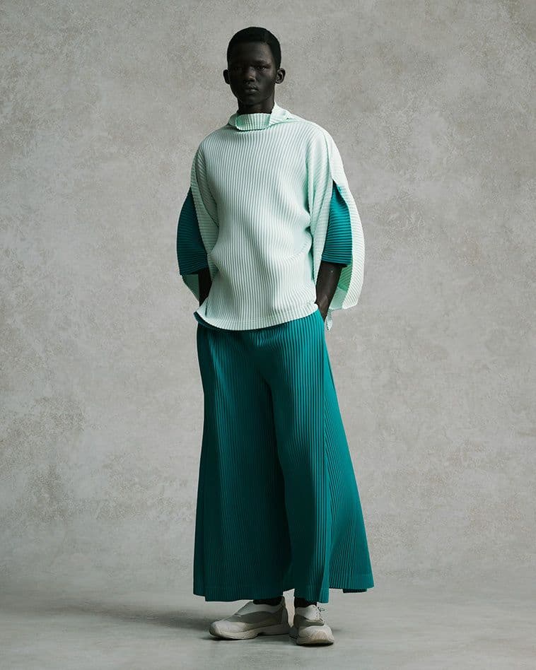 HOMME PLISSÉ ISSEY MIYAKE オムプリッセ　トップス　黒
