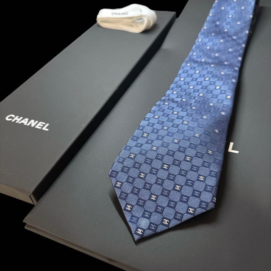 未使用 シャネル ネクタイ ココマーク総柄 箱 ショッパー付き ネイビー